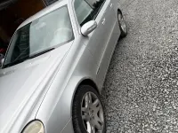 Gebraucht Mercedes E220 150 PS (110 kW) 2002 Silber Limousine