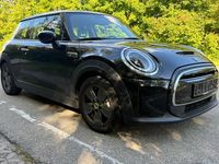 Gebraucht Mini Cooper SE 135 kW (184 PS) 2023 Schwarz Kleinwagen