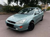Second-hand Ford Focus 101 CP (74 kW) 2001 Andere farben Berlinǎ