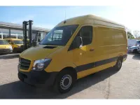 Usado Mercedes Sprinter 143 HP (105 kW) 2017 Amarelo Van