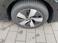 Gebraucht VW Passat Business 150 PS (110 kW) 2024 Grenadillschwarz metallic Kombi