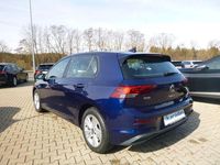 Gebraucht VW Golf VIII Life 110 PS (80 kW) 2021 Atlantic blue metallic Limousine