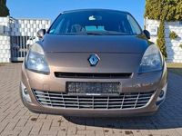 Gebraucht Renault Scénic III Dynamique 131 PS (96 kW) 2009 Braun Van / Kleinbus