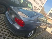 Gebraucht BMW 320 177 PS (130 kW) 2010 Grau Limousine