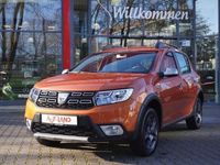 Gebraucht Dacia Sandero Stepway 90 PS (66 kW) 2017 Orange SUV