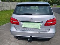 Gebraucht Mercedes B180 122 PS (89 kW) 2012 Silber Van / Kleinbus