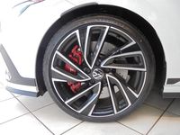 Gebraucht VW Golf VIII CLUB 300 PS (220 kW) 2021 Weiß Limousine