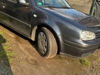 Gebraucht VW Golf IV Edition 75 PS (55 kW) 2001 Grau Kleinwagen
