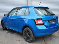 Gebraucht Skoda Fabia Ambition 90 PS (66 kW) 2015 Blau Limousine