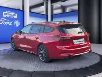 Używany Ford Focus ST 280 KM (205 kW) 2025 Czerwony Sedan/Limuzyna