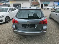 Gebraucht Opel Astra 95 PS (69 kW) 2013 Grau Kombi