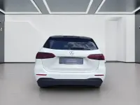 Gebraucht Mercedes B180 116 PS (85 kW) 2023 Weiß Kleinwagen
