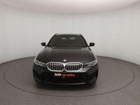 Gebraucht BMW 330 M Sport 286 PS (210 kW) 2025 Black sapphire Kombi