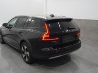 Gebraucht Volvo V60 CC Plus 197 PS (144 kW) 2023 Schwarz Kombi