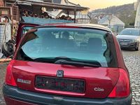 Gebraucht Renault Clio II 75 PS (55 kW) 1999 Rot Kleinwagen