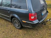 Gebraucht VW Passat 131 PS (96 kW) 2002 Grün Kombi