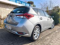 Gebraucht Toyota Auris Comfort 116 PS (85 kW) 2016 Silber Limousine