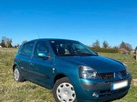Second-hand Renault Clio II 75 CP (55 kW) 2003 Andere farben Hatchback