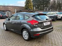 Gebraucht Ford Focus 101 PS (74 kW) 2015 Grau Kleinwagen