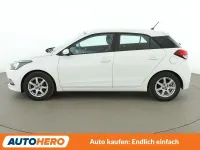 Gebraucht Hyundai i20 Classic 75 PS (55 kW) 2017 Weiß Kleinwagen
