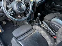 Usata Mini Cooper D 116 CV (85 kW) 2015 Beige Utilitaria