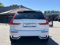 Gebraucht Volvo XC60 Plus 197 PS (144 kW) 2024 Crystal white / metallic SUV