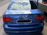 Second-hand VW Jetta 170 CP (125 kW) 2016 Albastru Berlinǎ