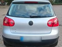 Gebraucht VW Golf V 102 PS (75 kW) 2005 Silber Kleinwagen