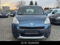 Gebraucht Peugeot Partner Tepee Active 92 PS (67 kW) 2013 Blau Van / Kleinbus