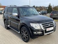 Gebraucht Mitsubishi Pajero Top 200 PS (147 kW) 2015 Black metallic SUV