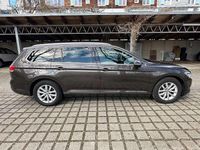 Gebraucht VW Passat Comfortline 150 PS (110 kW) 2015 Braun Kombi