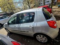 Usata Renault Clio II Expression 75 CV (55 kW) 2006 Argento Berlina