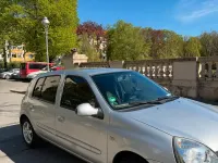 Gebraucht Renault Clio 75 PS (55 kW) 2010 Silber Kleinwagen