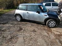 Usado Mini ONE 90 HP (66 kW) 2003 Prateado Citadino