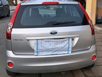 Gebraucht Ford Fiesta 80 PS (58 kW) 2007 Silber Kleinwagen