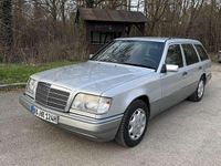 Gebraucht Mercedes E220 150 PS (110 kW) 1995 Silber Kombi