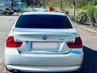 Gebraucht BMW 318 129 PS (94 kW) 2005 Silber Limousine