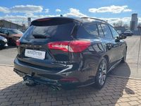 Gebraucht Ford Focus ST-Line 150 PS (110 kW) 2019 Iridiumschwarz metallic/schwa Kombi