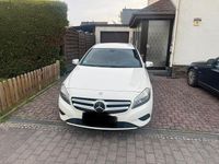 Gebraucht Mercedes A180 122 PS (89 kW) 2013 Weiß Kleinwagen