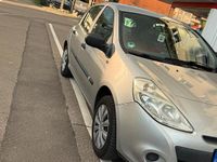 Gebraucht Renault Clio IV 75 PS (55 kW) 2012 Grau Kleinwagen