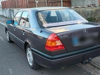 Gebraucht Mercedes C180 Classic 122 PS (89 kW) 1994 Braun Limousine