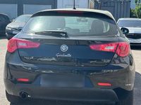 Gebraucht Alfa Romeo Giulietta 105 PS (77 kW) 2014 Schwarz Kleinwagen
