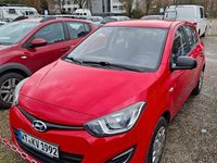 Gebraucht Hyundai i20 Edition 86 PS (63 kW) 2013 Rot Kleinwagen