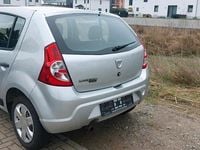 Gebraucht Dacia Sandero 75 PS (55 kW) 2010 Silber Limousine