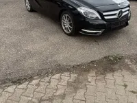 Gebraucht Mercedes B200 156 PS (114 kW) 2012 Schwarz Kleinwagen