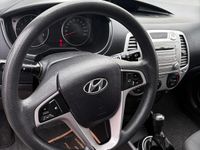 Gebraucht Hyundai i20 77 PS (56 kW) 2012 Grau Kleinwagen