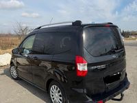 Gebraucht Ford Tourneo Courier Titanium 101 PS (74 kW) 2017 Schwarz Van / Kleinbus