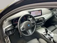 Gebraucht BMW 520 M Sport 190 PS (139 kW) 2023 Schwarz Kombi