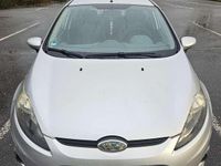 Gebraucht Ford Fiesta Ghia 82 PS (60 kW) 2008 Silber Kleinwagen
