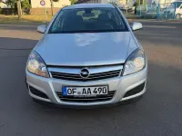 Gebraucht Opel Astra Edition 116 PS (85 kW) 2010 Silber Limousine
